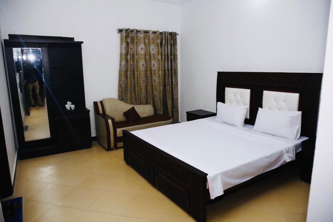 Lux Lounge Guest House Islamabad Ngoại thất bức ảnh