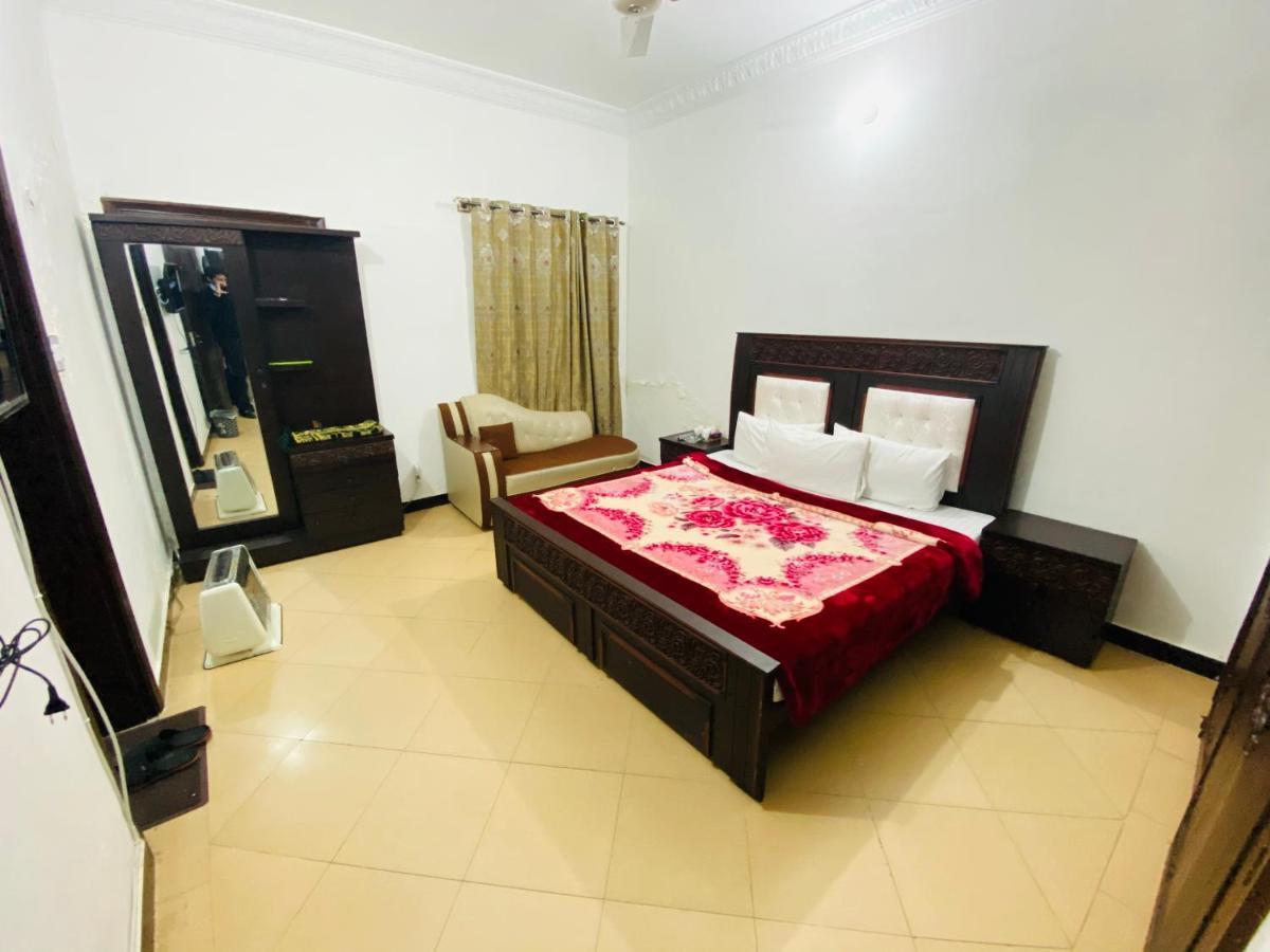 Lux Lounge Guest House Islamabad Ngoại thất bức ảnh