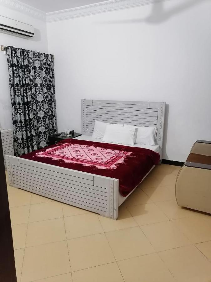 Lux Lounge Guest House Islamabad Ngoại thất bức ảnh