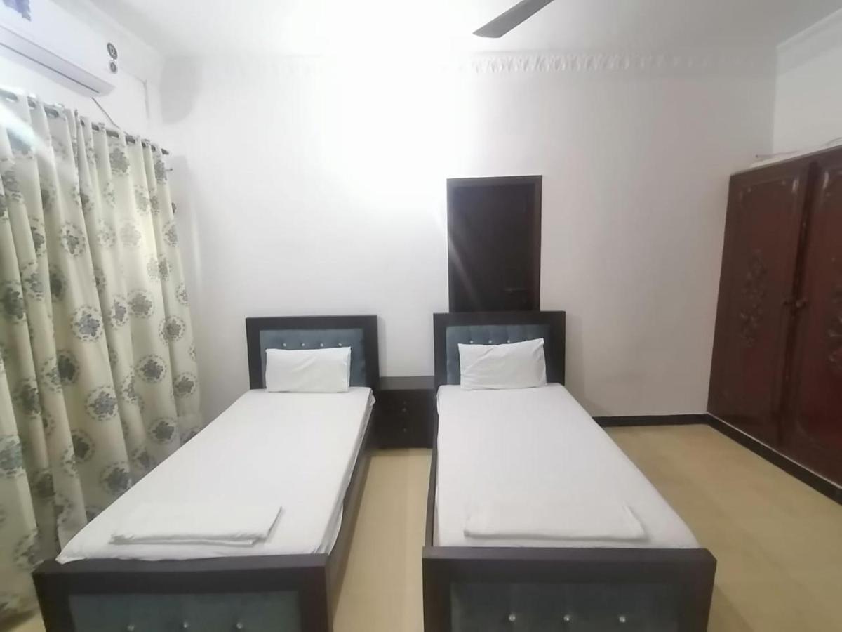 Lux Lounge Guest House Islamabad Ngoại thất bức ảnh