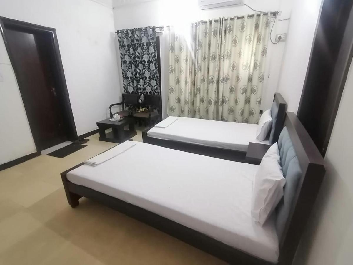 Lux Lounge Guest House Islamabad Ngoại thất bức ảnh
